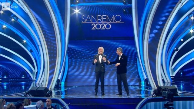 Sanremo 2020 quinta serata 8 febbraio - Amadeus imita Maria De Filippi