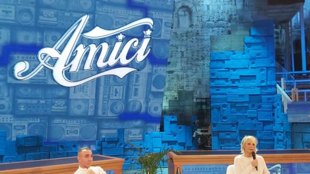 Stasera in tv 27 marzo 2020 Amici 19 