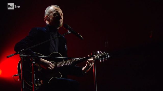 Biagio Antonacci canta Quanto tempo e ancora