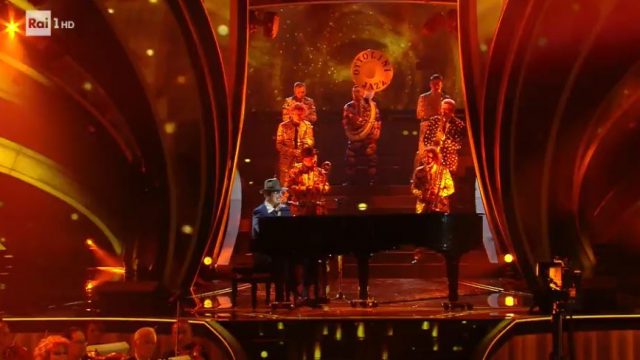 Raphael Gualazzi canta Carioca a Sanremo 2020