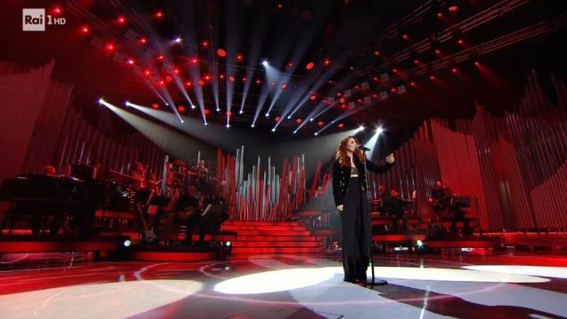 Una Storia da cantare 2 diretta 15 febbraio - Noemi canta Vita spericolata di Vasco Rossi - Patty Pravo ...E dimmi che non vuoi morire