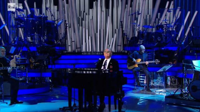 Renzo Arbore canta Ciao ciao bambina di Domenico Modugno