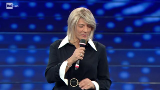 Sanremo 2020 Maria De Filippi imitata da Fiorello