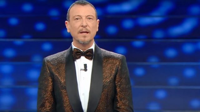 Sanremo 2020 look seconda serata 5 febbraio Amadeus