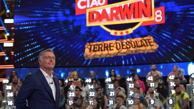 Canale 5 Ciao Darwin in replica da sabato 21 marzo