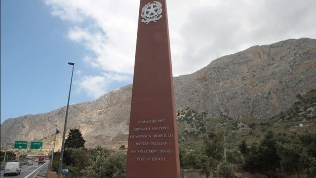 Il monumento che ricorda le vittime dellastrage di Capaci