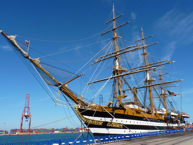 nave amerigo vespucci 1