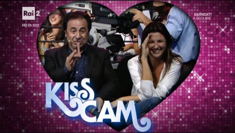 stasera tutto è possibile kisscam