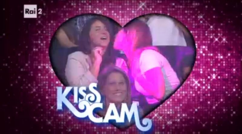 stasera tutto è possibile kiss cam