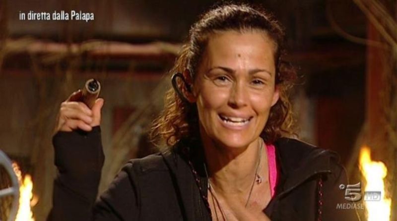 isola dei famosi tutti contro samantha de grenet