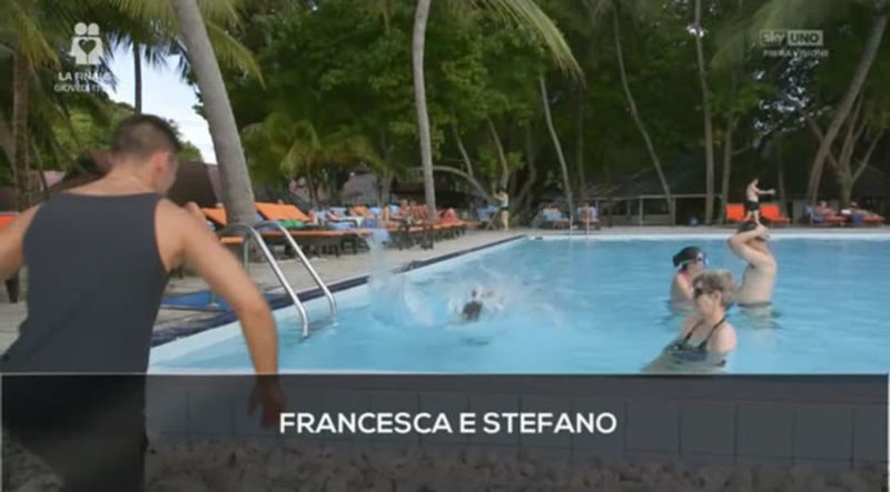 francesca e stefano piscina matrimonio a prima vista