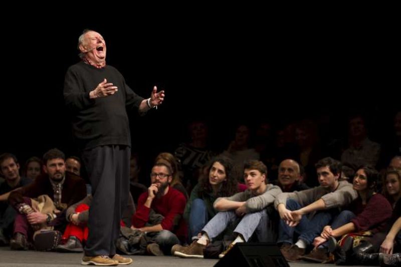 Dario Fo con gli studenti