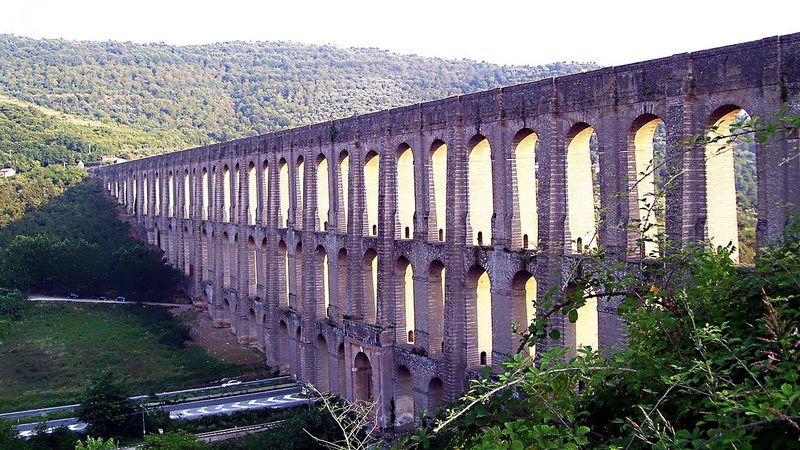 caserta acquedotto vanvitelliano