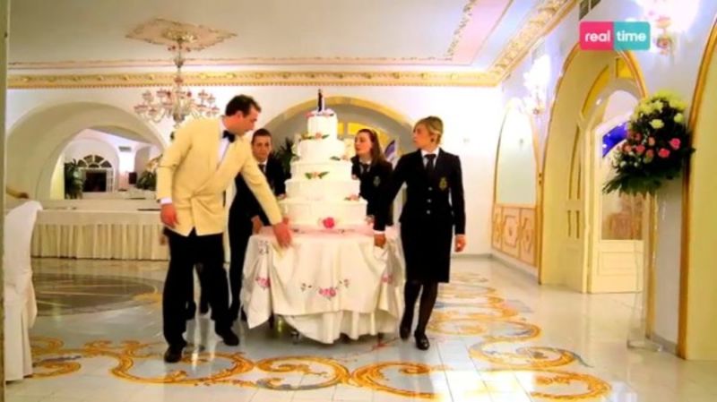 Real time, Il Boss delle cerimonie, la torta