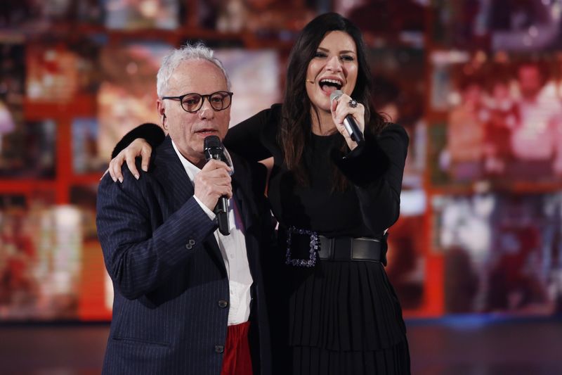 laura pausini e suo pap fabrizio xmas house party