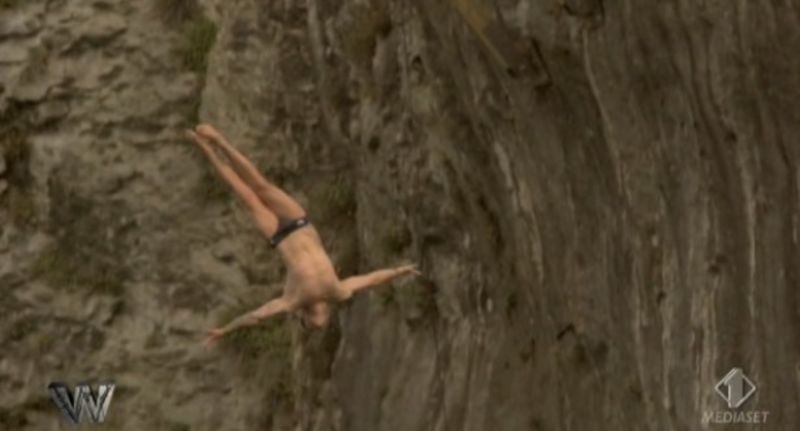 Cliff diving a Wild oltrenatura