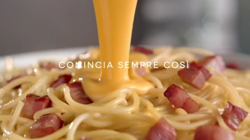 Un'immagine dello spot Negroni