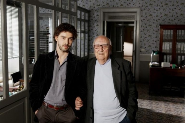 L'uomo Che Andava Appresso Ai Funerali Riassunto