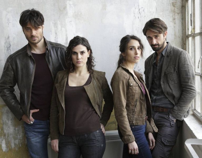 Squadra antimafia (2015-2016) - una scena della serie tv con Daniela Marra (la seconda da sinistra) / Foto: Marida Caterini