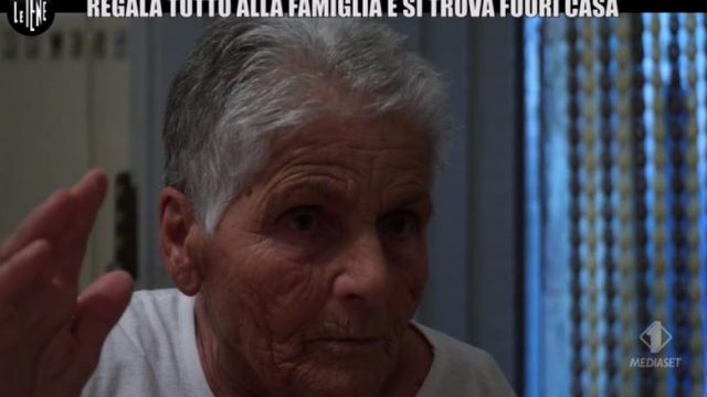 Le iene Show 29 ottobre - Agnese regala tutto alla famiglia e si trova fuori casa