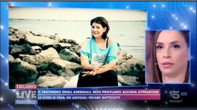 Live non è la D'Urso - erika asessuata