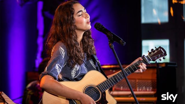 Beatrice interpreta "The long and winding road" 