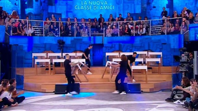 Amici 19 16 novembre - i banchi