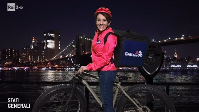 Lucia Ocone è Winona la Rider parla dello sfruttamento dei fattorini