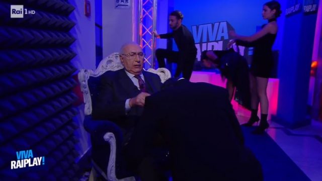 Viva RaiPlay! - Pippo Baudo il monarca concede l'investitura a Fiorello
