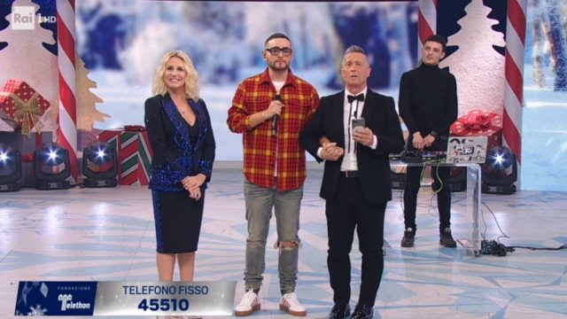 Festa di Natale per Telethon - Rocco Hunt