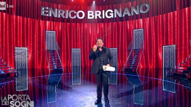 La porta dei sogni diretta 28 dicembre - Enrico Brignano monologo