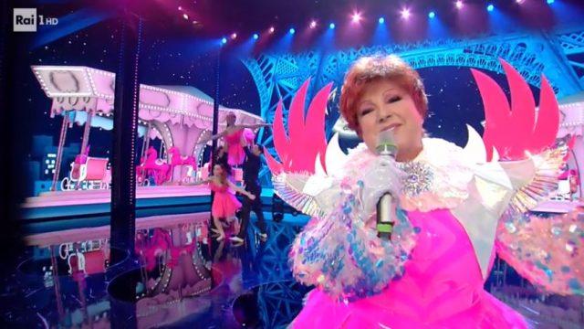 Il cantante mascherato 17 gennaio diretta - Orietta Berti nel costume da unicorno