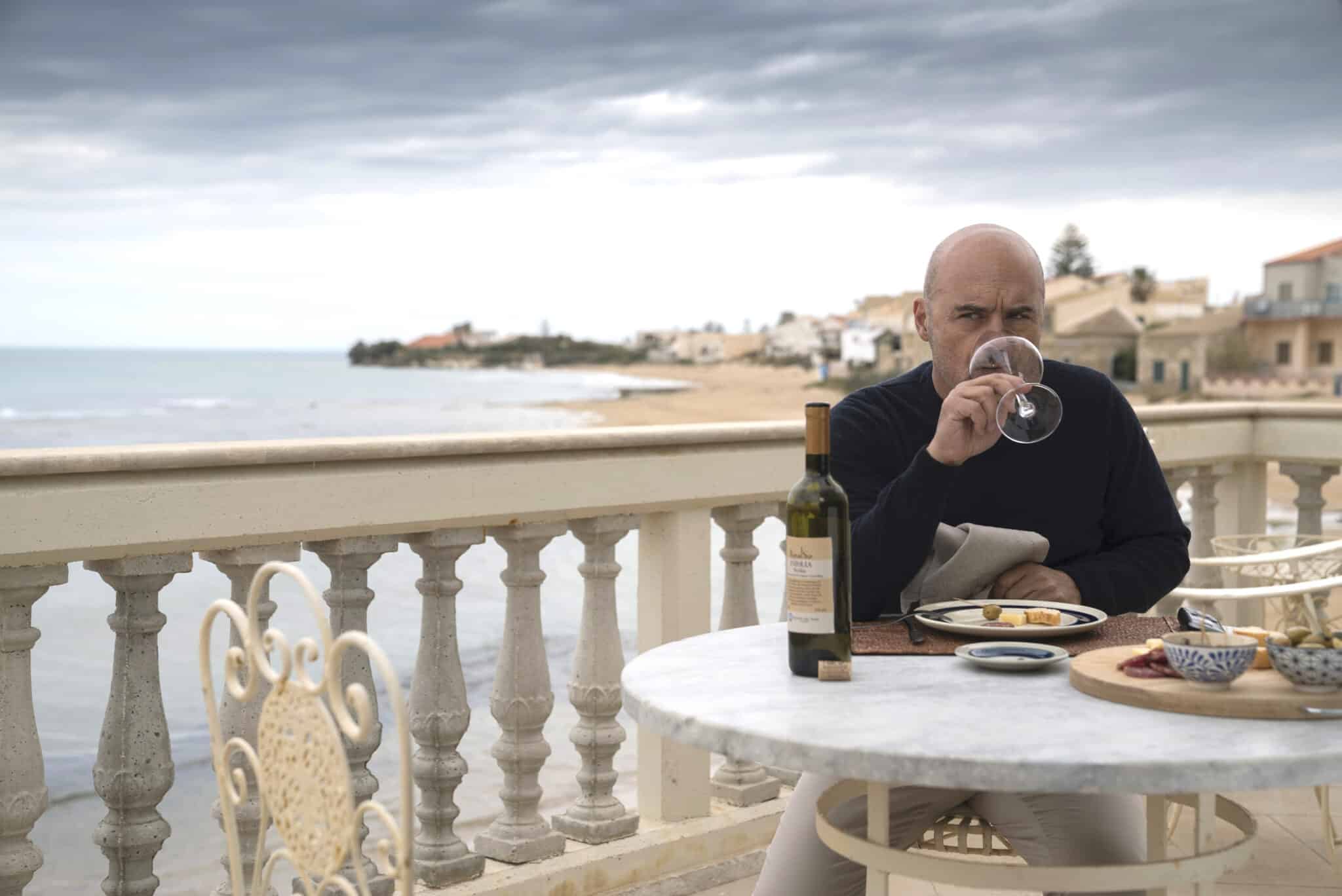 Il Commissario Montalbano 2020 recensione Salvo amato Livia mia