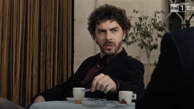 Il giovane Montalbano 2 trama episodio La transazione