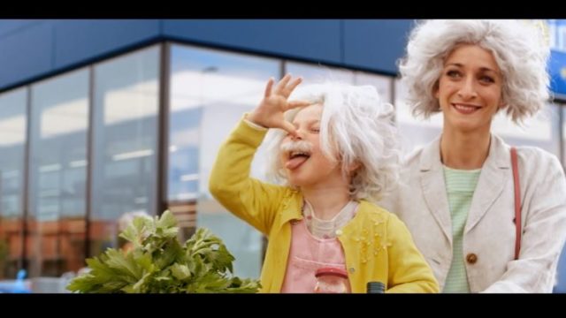 Spot in TV Eurospin, il cliente diventa Einstein con la spesa intelligente