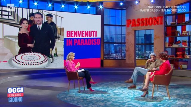 Serena Bortone introduce la puntata de Il paradiso delle signore