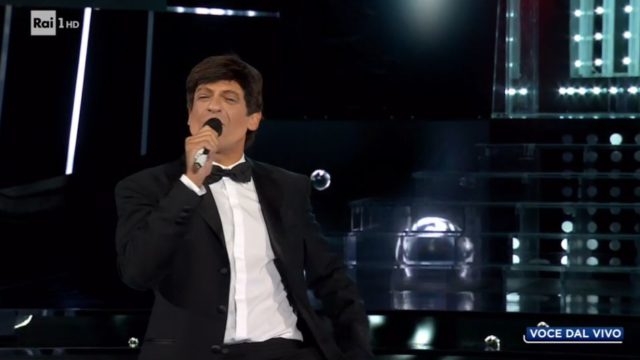 Tale e Quale Show diretta 25 settembre, Pago imita Gianni Morandi