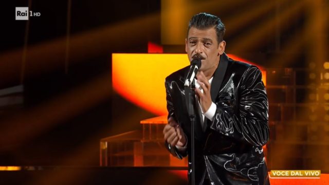 Tale e Quale show 18 settemrbe - Pago imita Francesco Gabbani