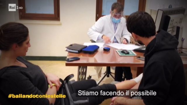 Ballando con le Stelle 24 ottobre, diretta . Elisa Isoardi infortunata e Raimondo Todaro