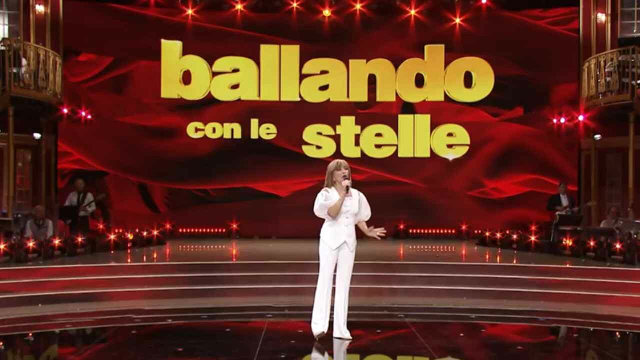 Ballando con le stelle 30 ottobre diretta Milly Carlucci in pista