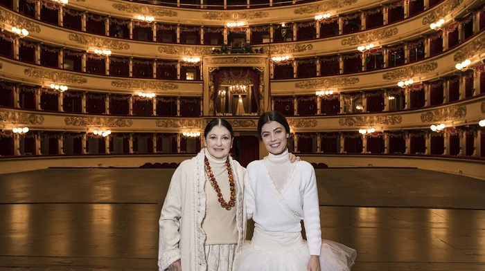 Carla Film conferenza stampa Carla Fracci e Alessandra Mastronardi sul palco del TEatro alla Scala