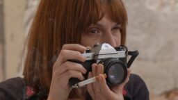 Letizia Battaglia film con macchina fotografica