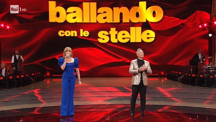 Ballando con le stelle 27 novembre Milly Carlucci e Paolo Belli in studio