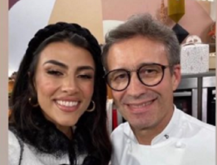 Giulia Salemi sul set di Artisti del panettone