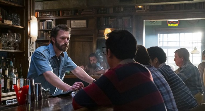 The Tender Bar film una scena con Ben Affleck