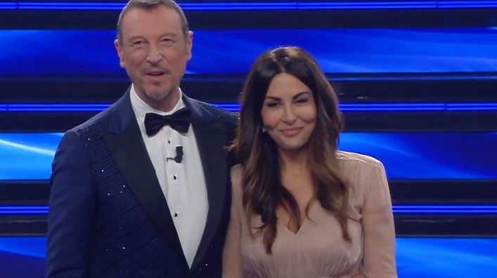 Sanremo 2022 finale Sabrina Ferilli e Amadeus