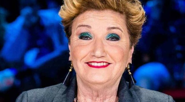 Chi si spoglia vince Rai 2 conduttrice