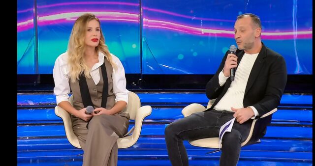 Boomerissima conferenza stampa conduttrice