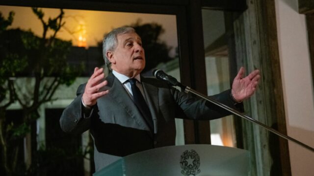 Dritto e rovescio 20 aprile Antonio Tajani