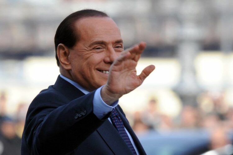 Funerali Silvio Berlusconi programmazione tv orari